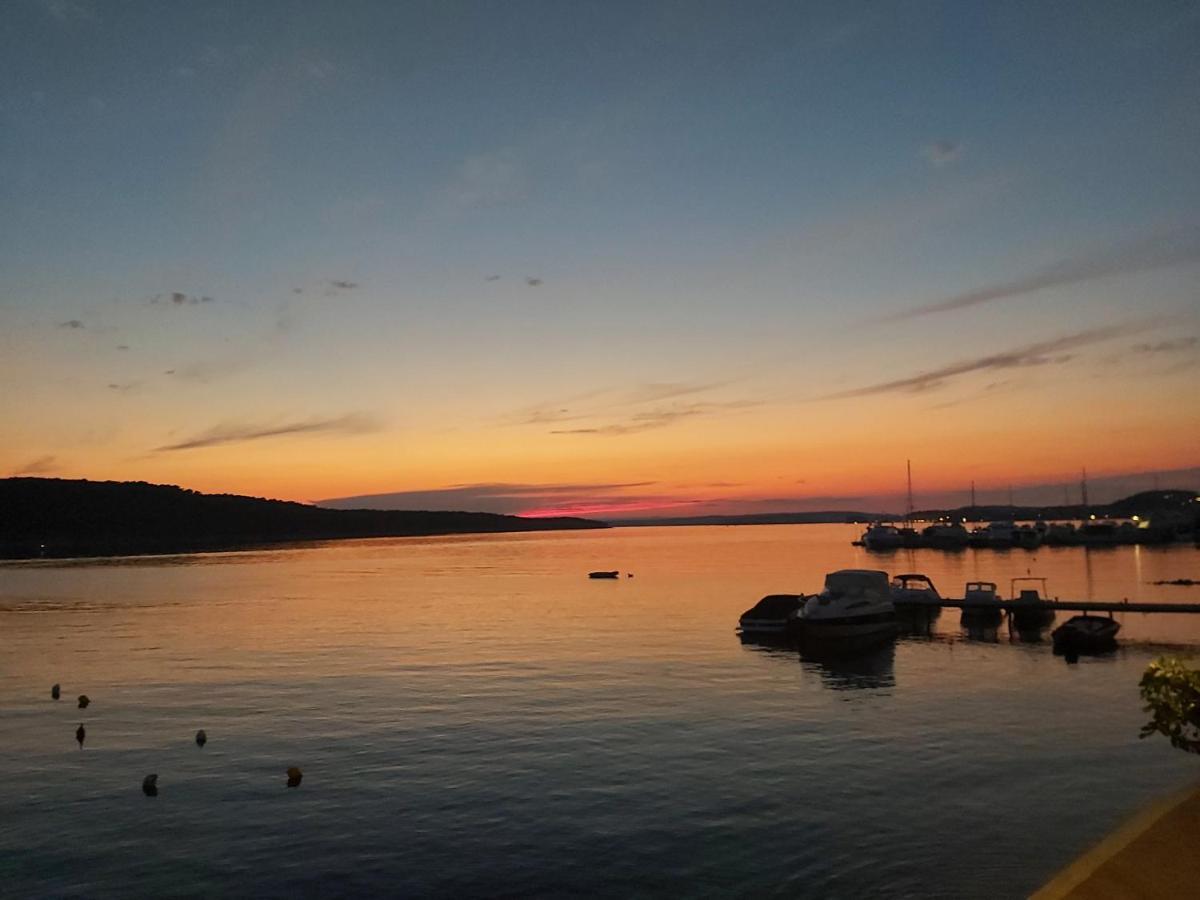Meduza B&B Barbat na Rabu Εξωτερικό φωτογραφία