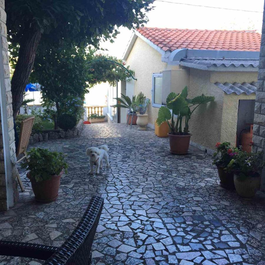 Meduza B&B Barbat na Rabu Εξωτερικό φωτογραφία