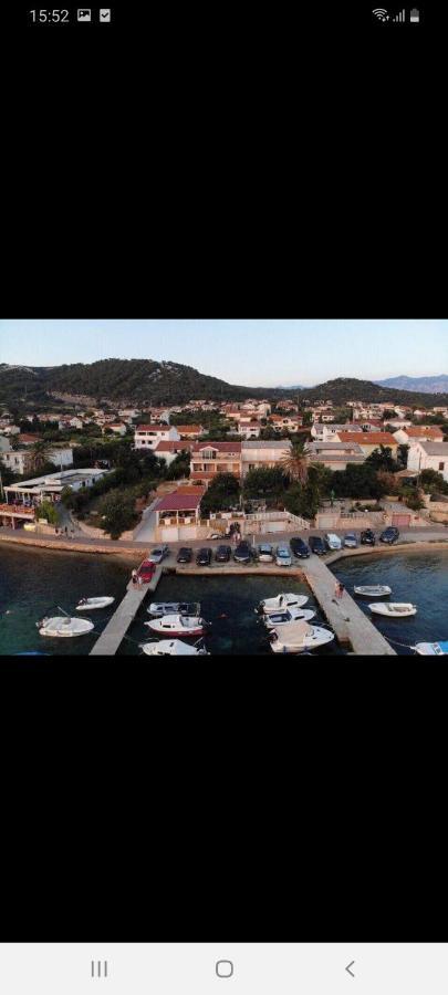 Meduza B&B Barbat na Rabu Εξωτερικό φωτογραφία