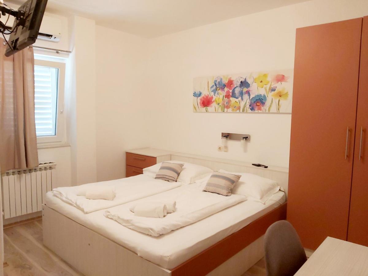 Meduza B&B Barbat na Rabu Εξωτερικό φωτογραφία